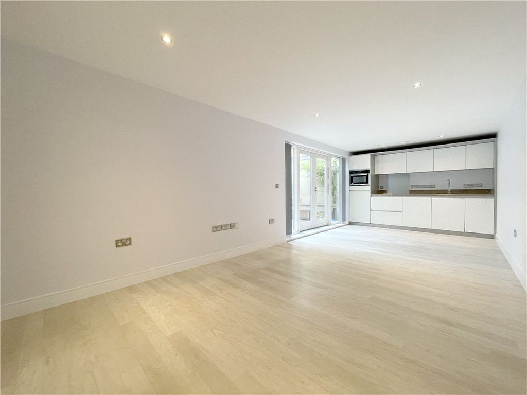 Property photo 3 of 7 Picture No. 11
