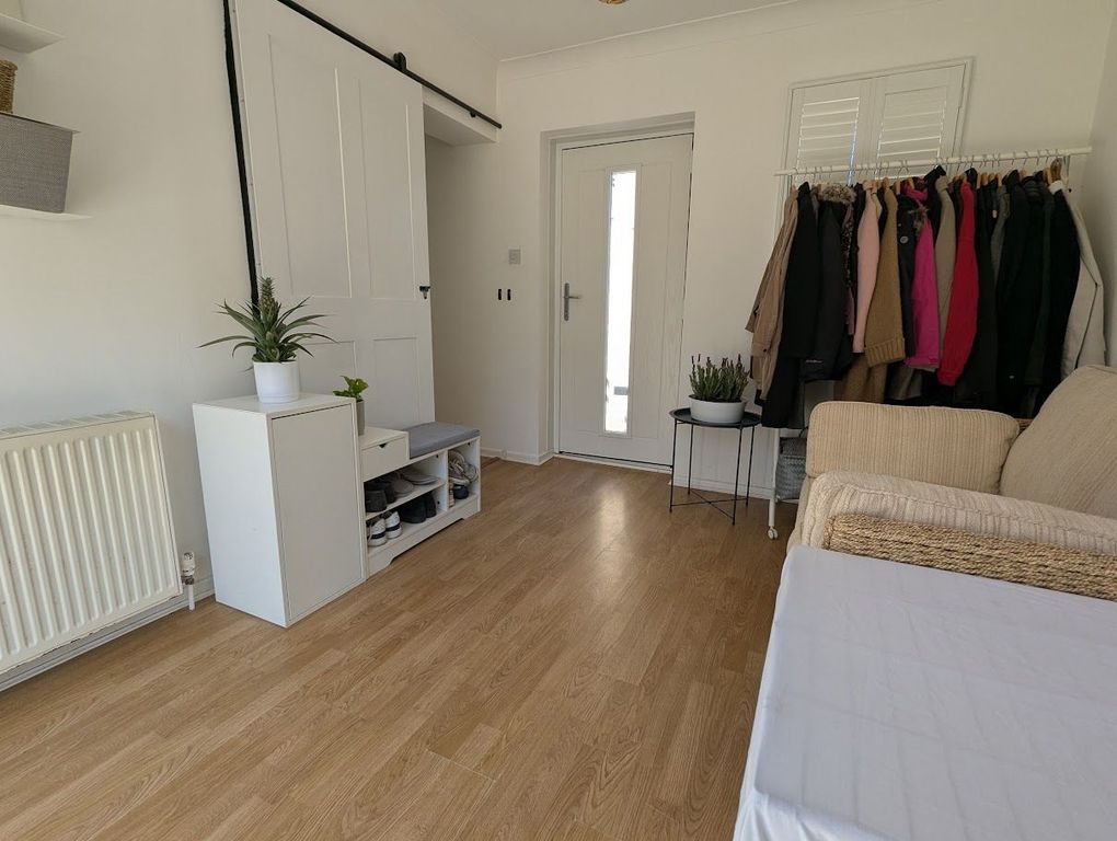 Property photo 3 of 32