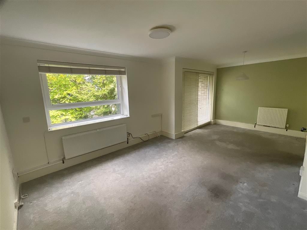 Property photo 3 of 9 Living Room