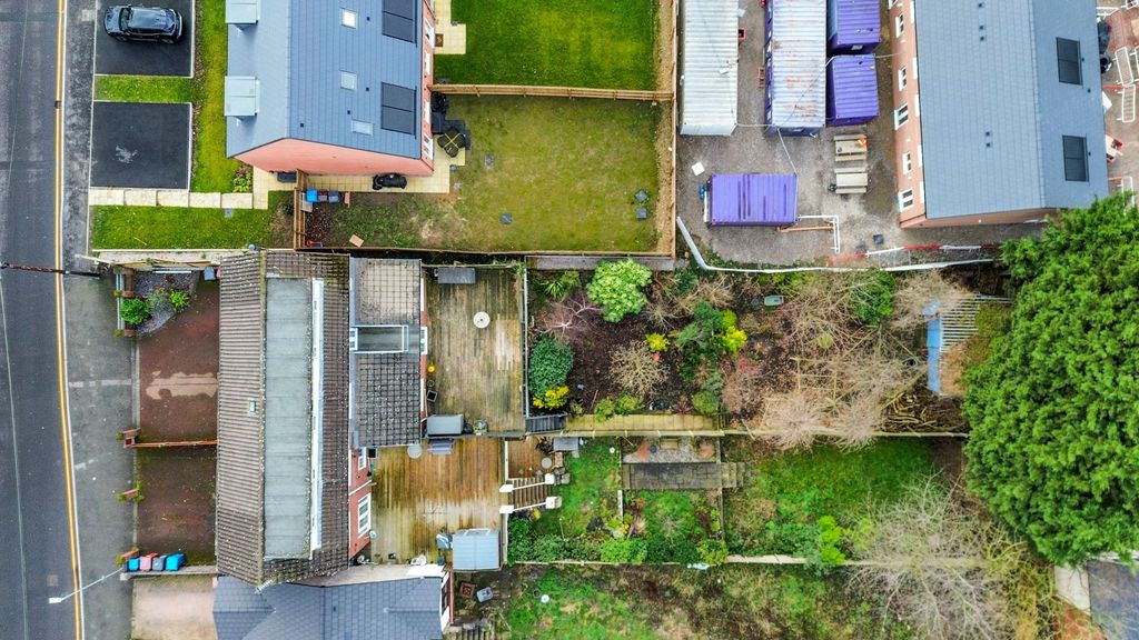 Property photo 2 of 42