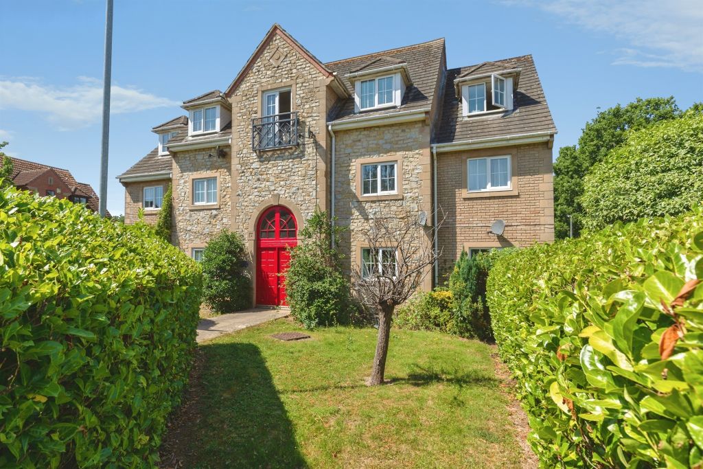 Property photo 1 of 18