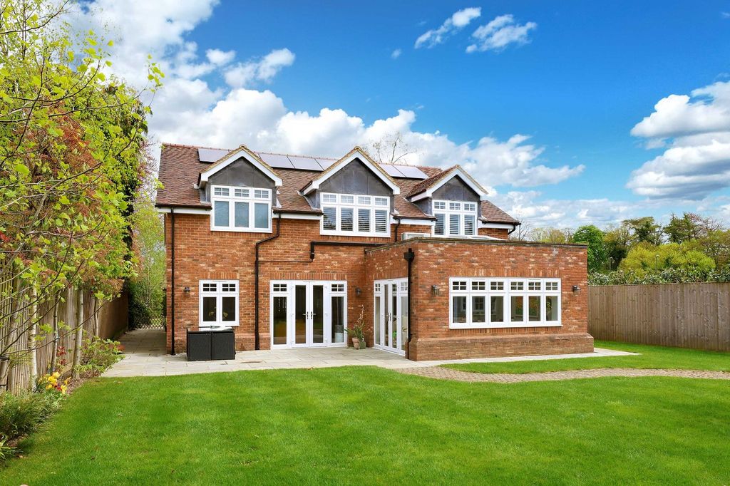 Property photo 3 of 22 Picture No. 06