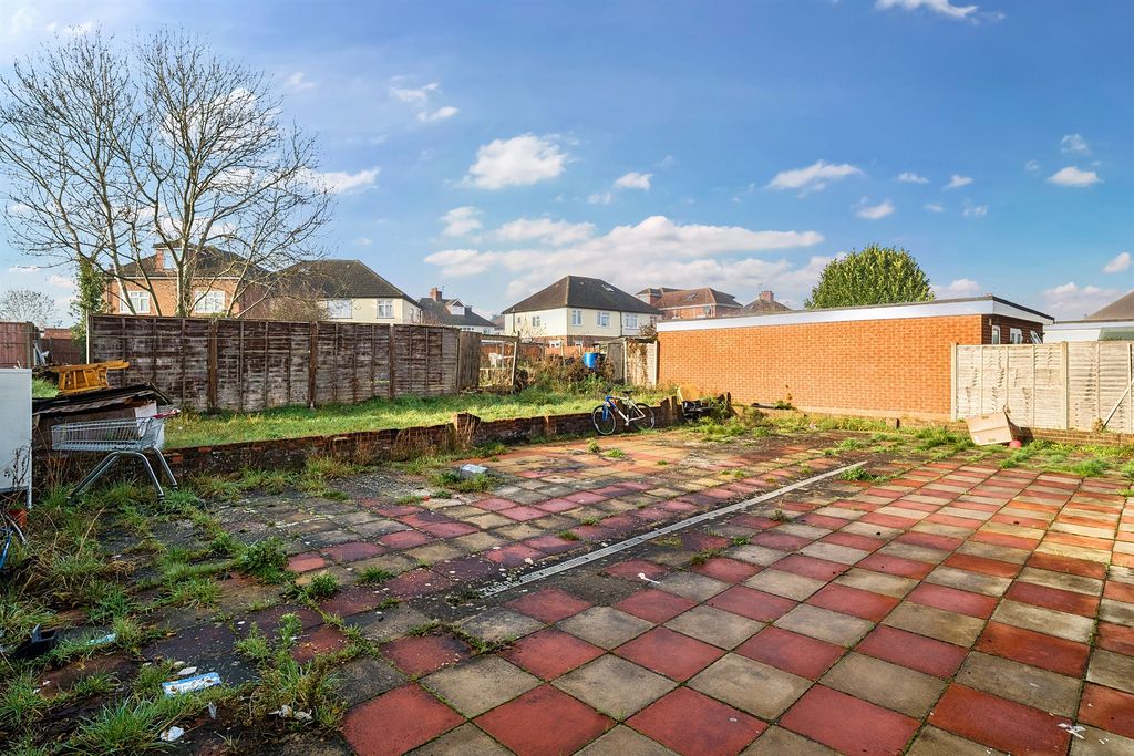 Property photo 2 of 12