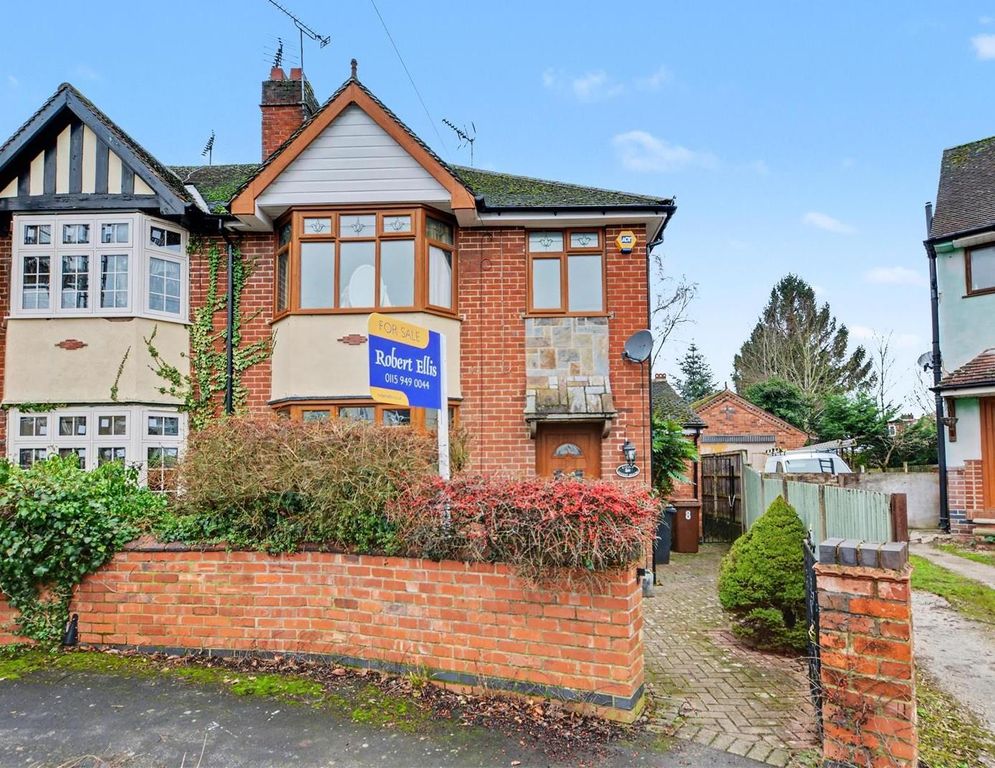 Property photo 1 of 25 8 Nursery Hollow - Front.Jpg