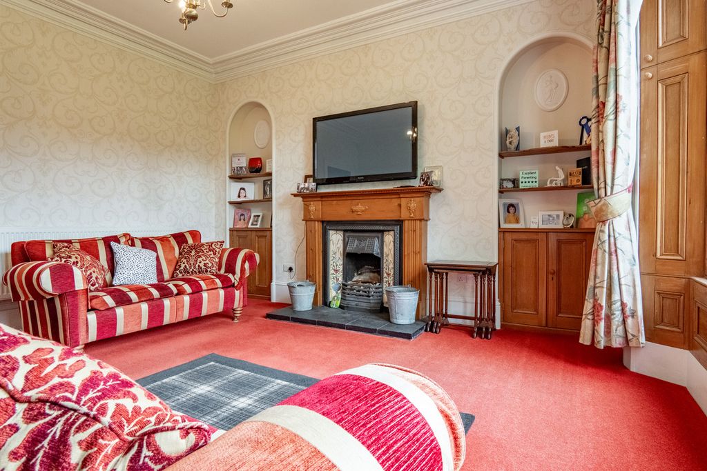 Property photo 2 of 45