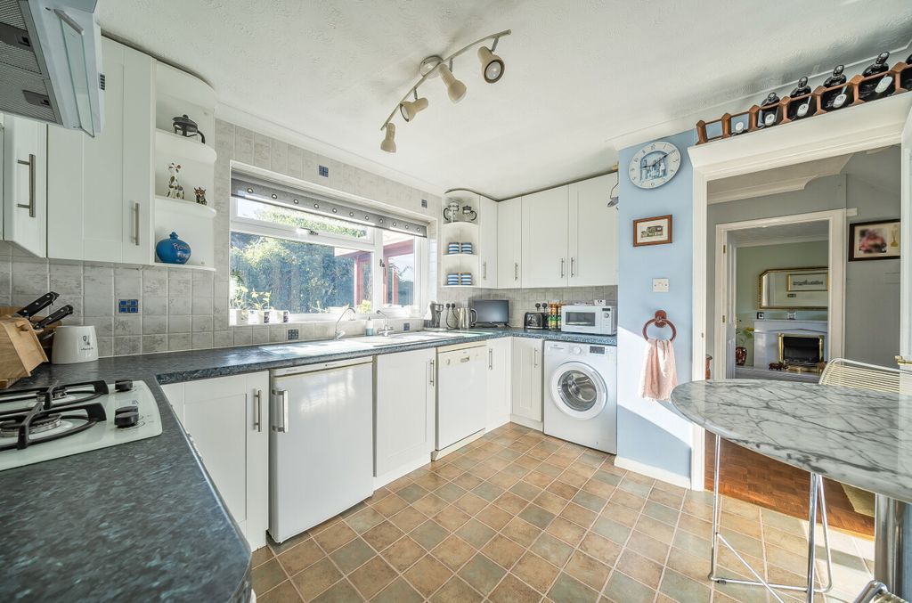 Property photo 3 of 19 1348387-6-68Bb103...