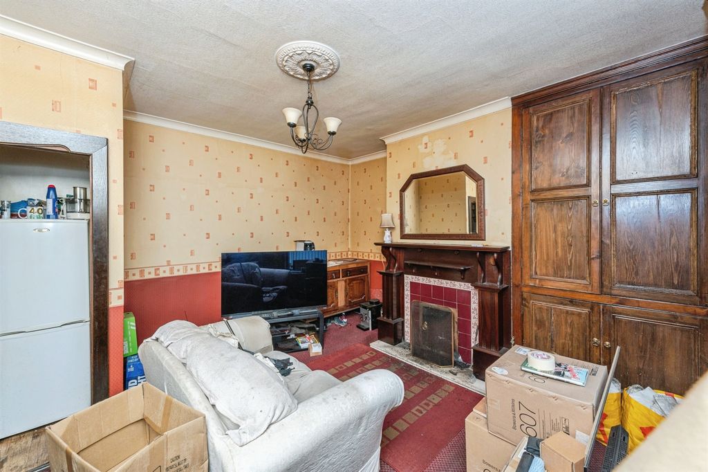 Property photo 2 of 9