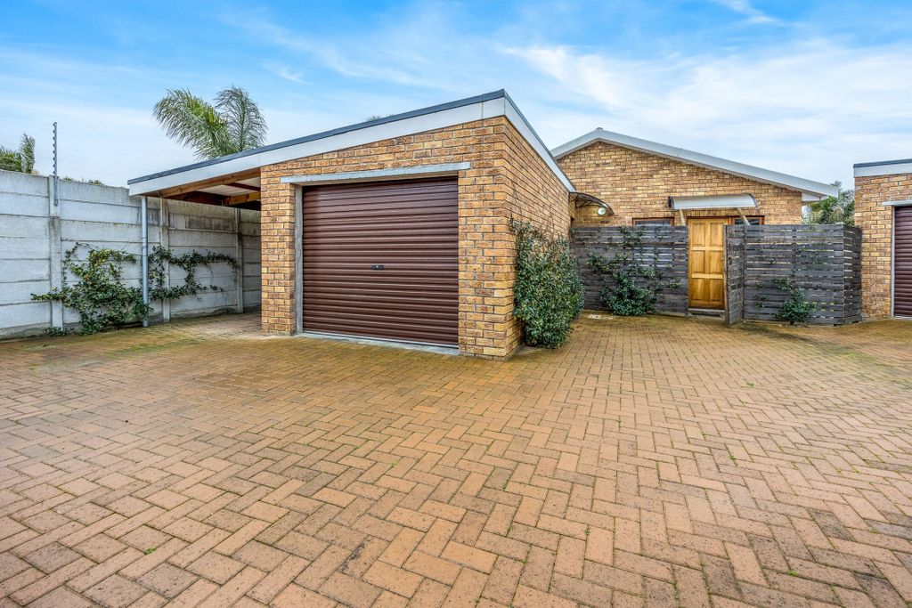 Property photo 1 of 21 Dbv1709472