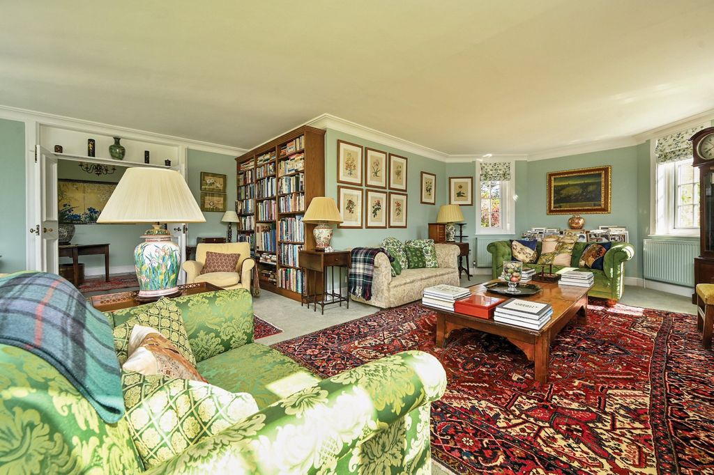 Property photo 3 of 25 Drawing Room