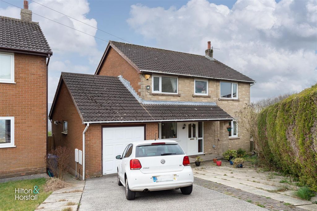 Property photo 1 of 19 Richmond Avenue