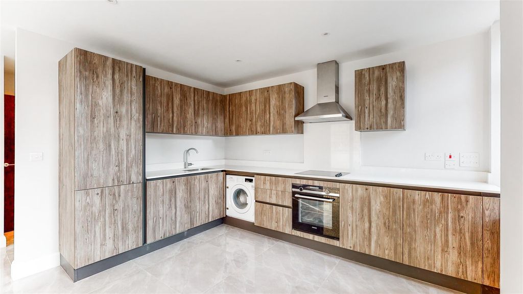 Property photo 1 of 12 Kitchen 2.Jpg