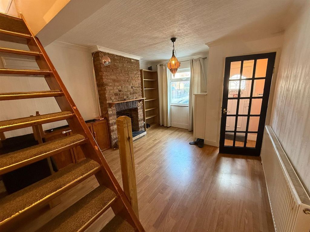 Property photo 3 of 10 2.Jpg