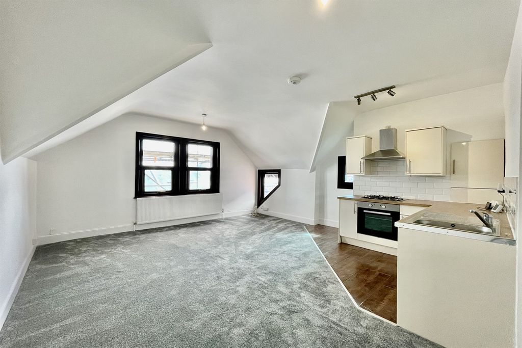 Property photo 1 of 5 (Main)