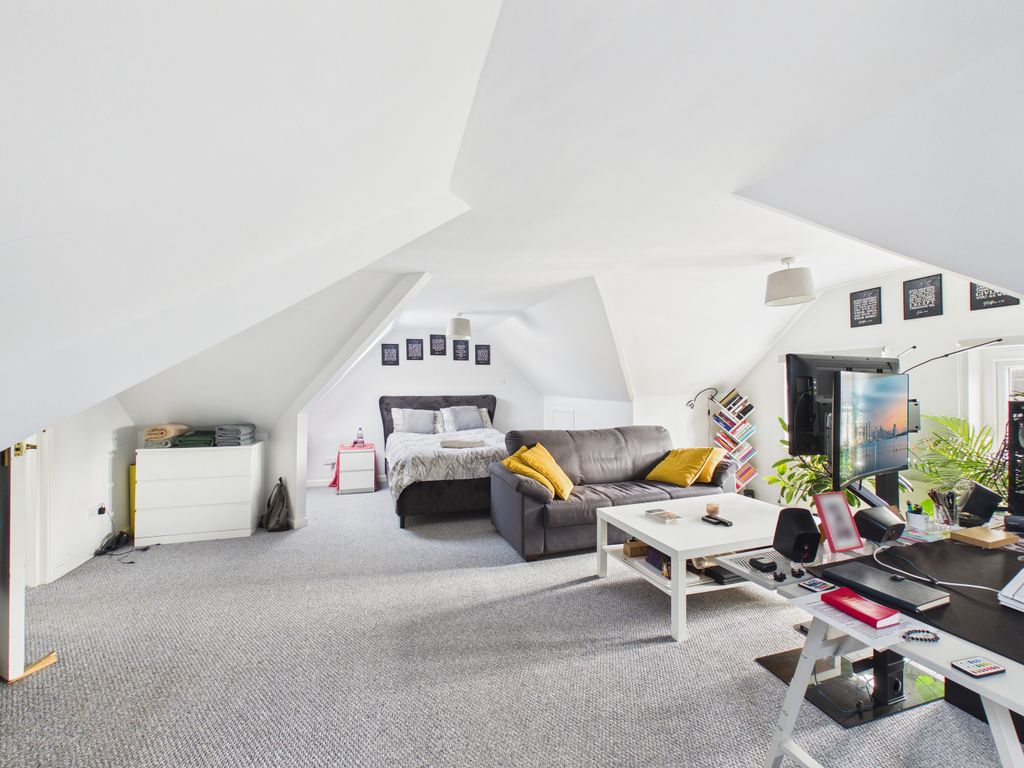 Property photo 2 of 5 Cam01984G0-Pr0579-Still001