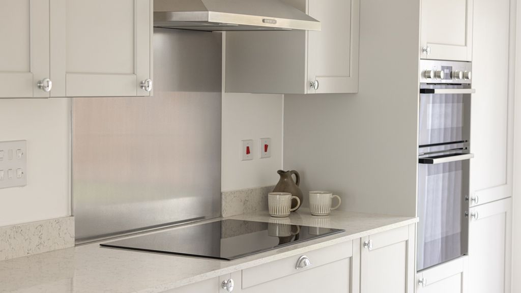 Property photo 2 of 8 Rosebrook, Hambrook