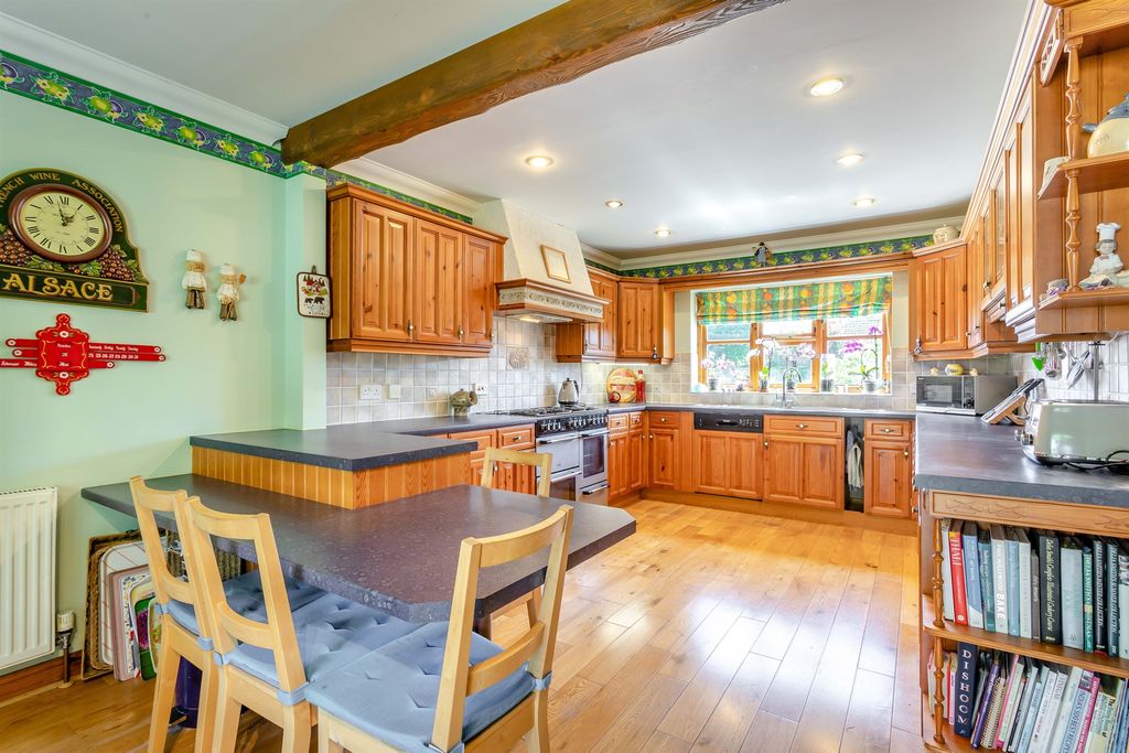 Property photo 2 of 19