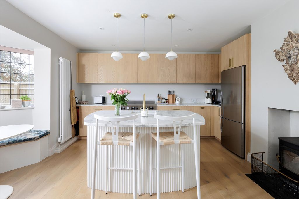 Property photo 2 of 27 Image