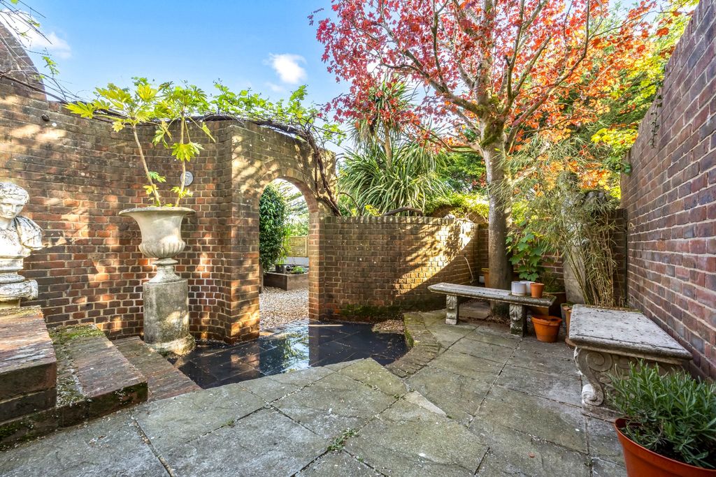 Property photo 2 of 32 4939134