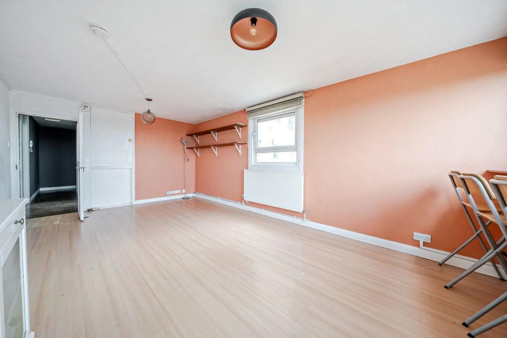 Property photo 2 of 19 Picture No. 09