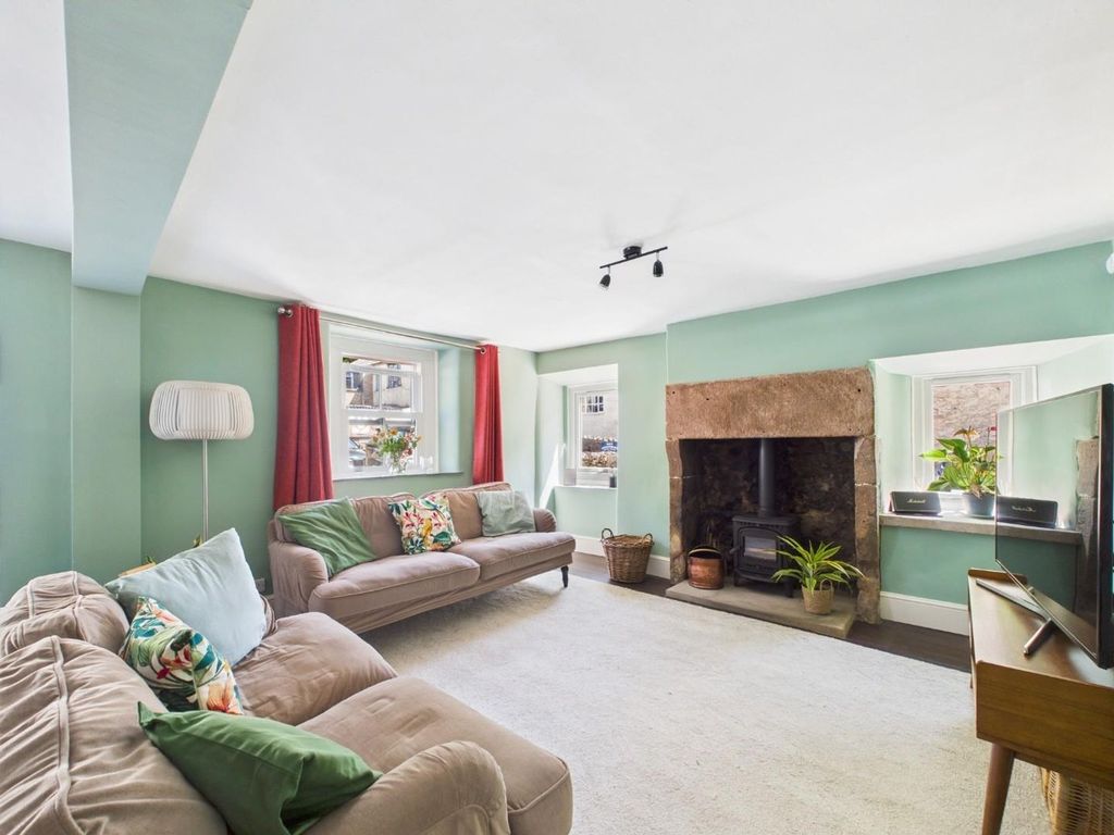 Property photo 2 of 18 Living Room