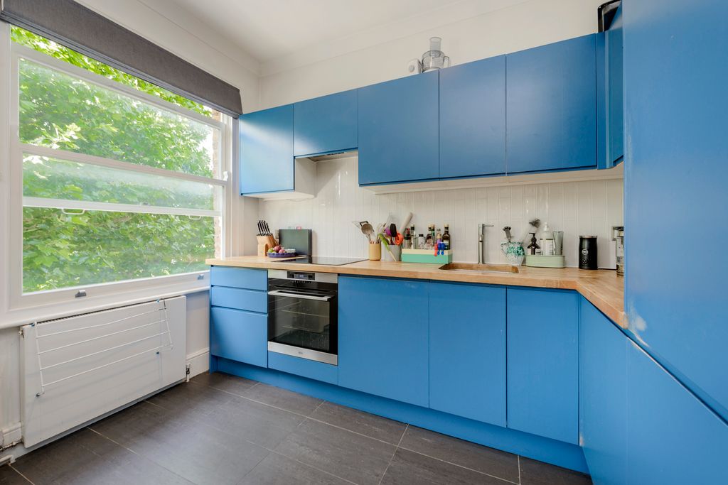 Property photo 3 of 6 3@148 Hammersmith Grove-2726.Jpg