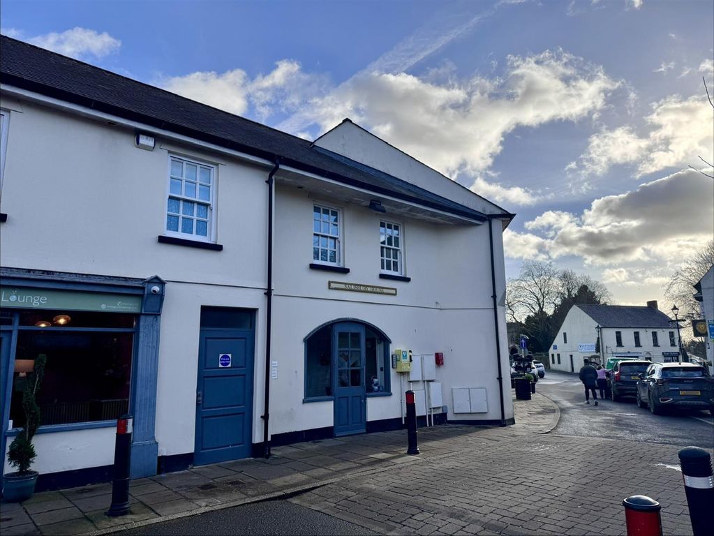 Property photo 1 of 17 Front View