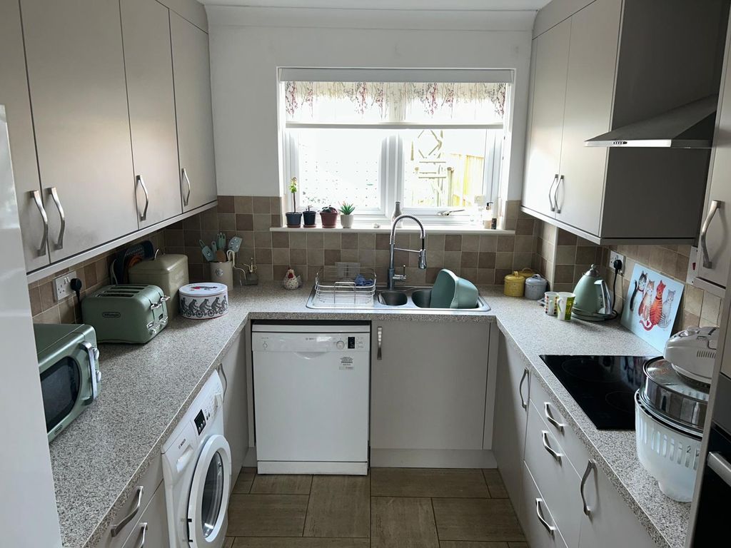 Property photo 2 of 6