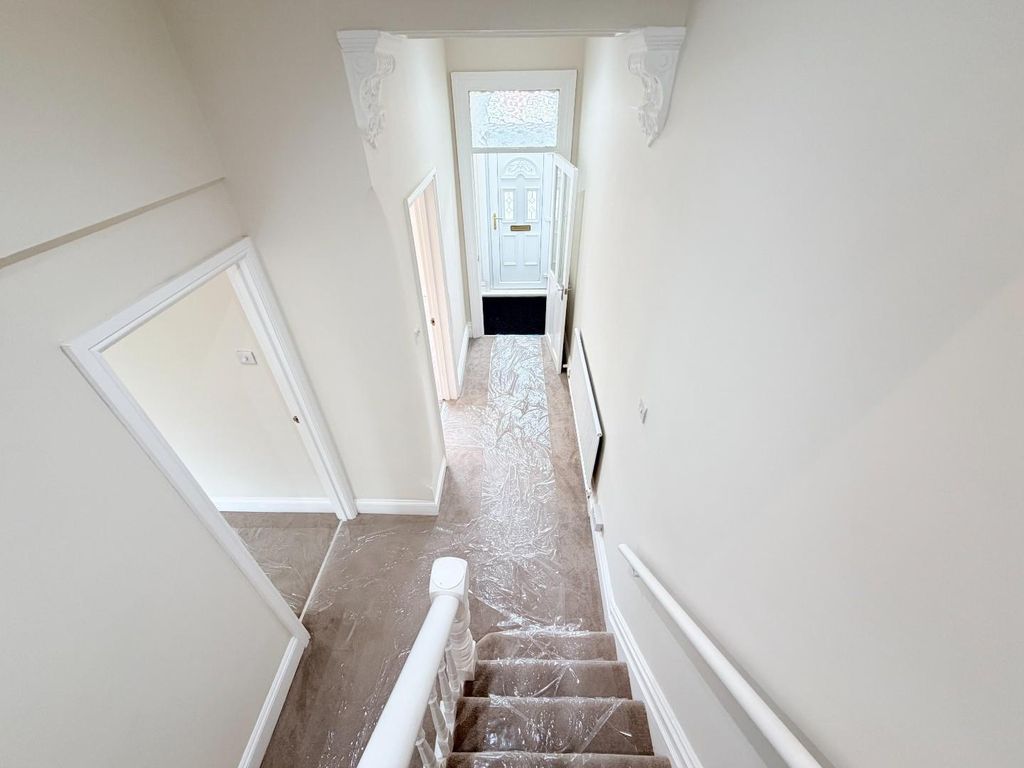 Property photo 2 of 32 Hall