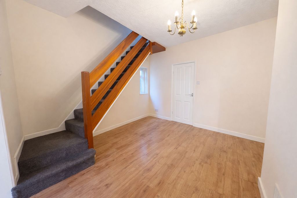Property photo 3 of 9 Dining Room