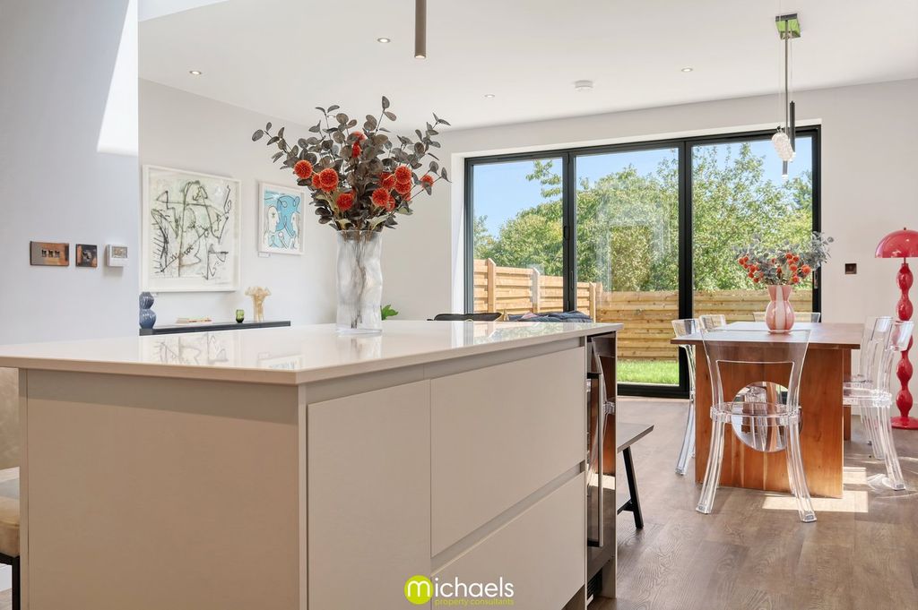 Property photo 2 of 35