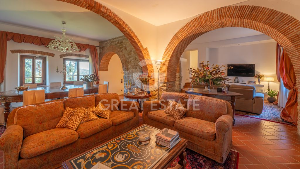 Property photo 2 of 78 Interiors