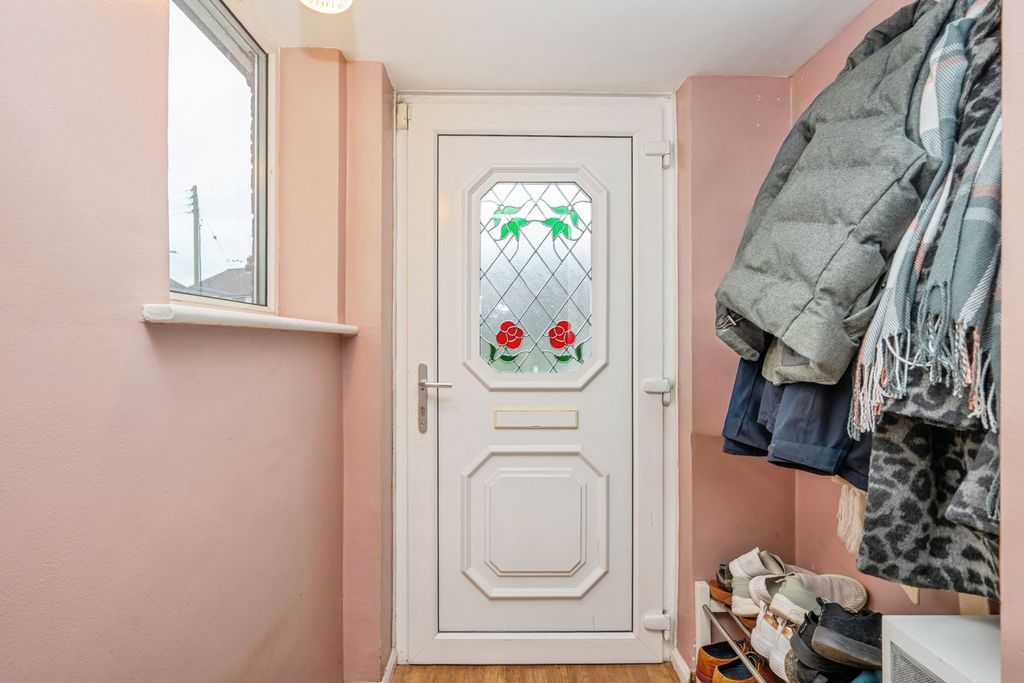 Property photo 2 of 30 Pbox-Img.Jpg