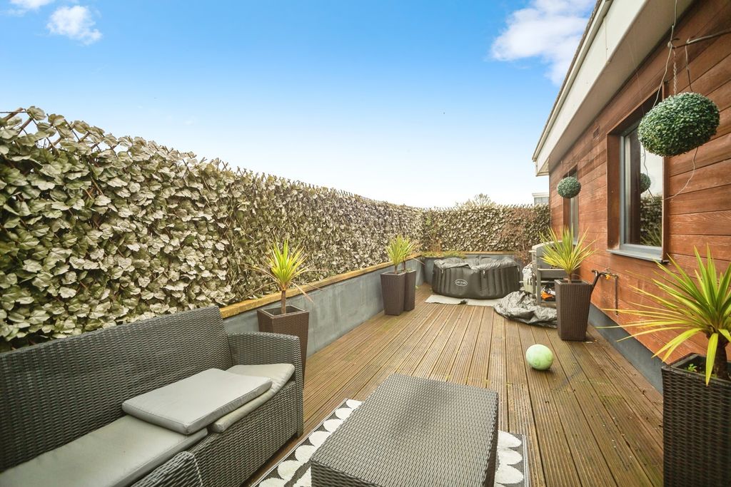 Property photo 1 of 17 Photo