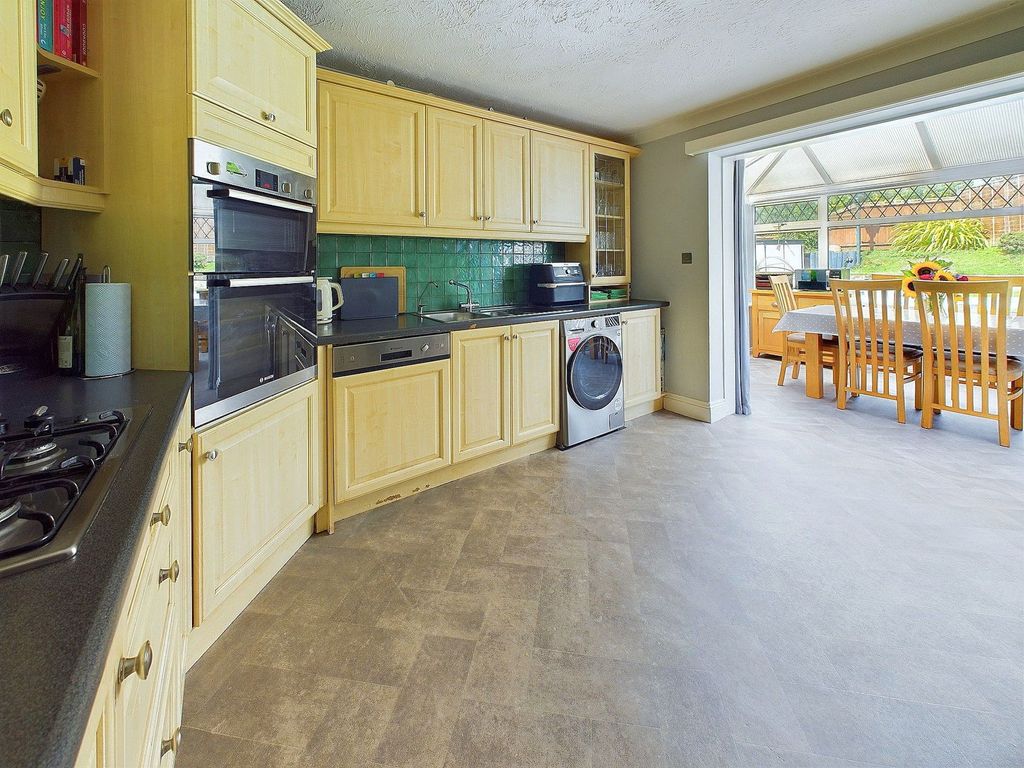 Property photo 2 of 25