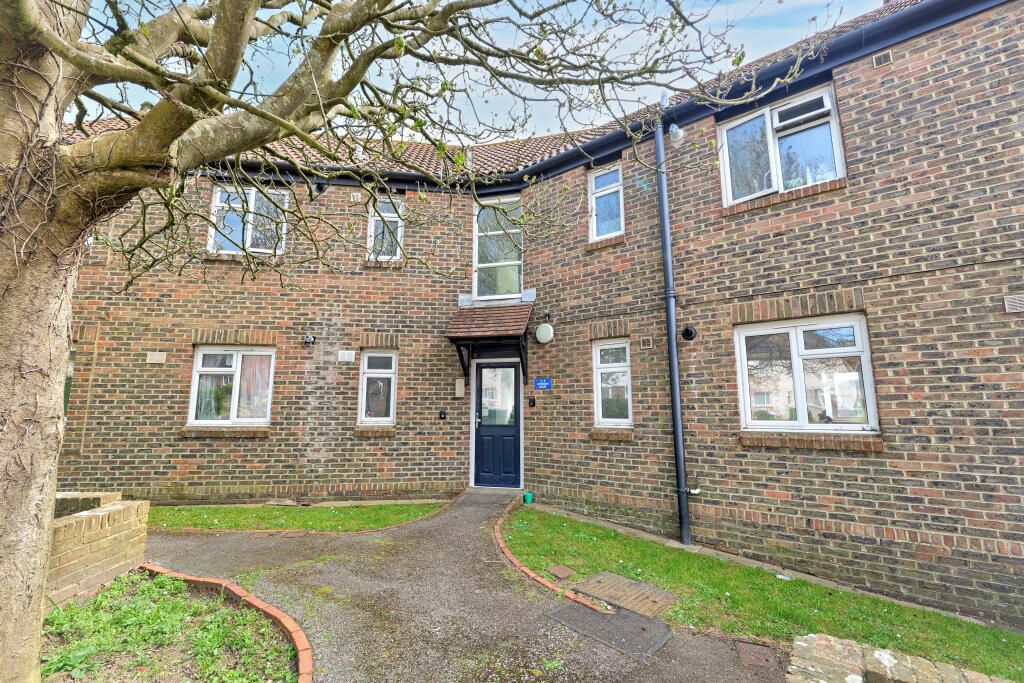 Property photo 1 of 8