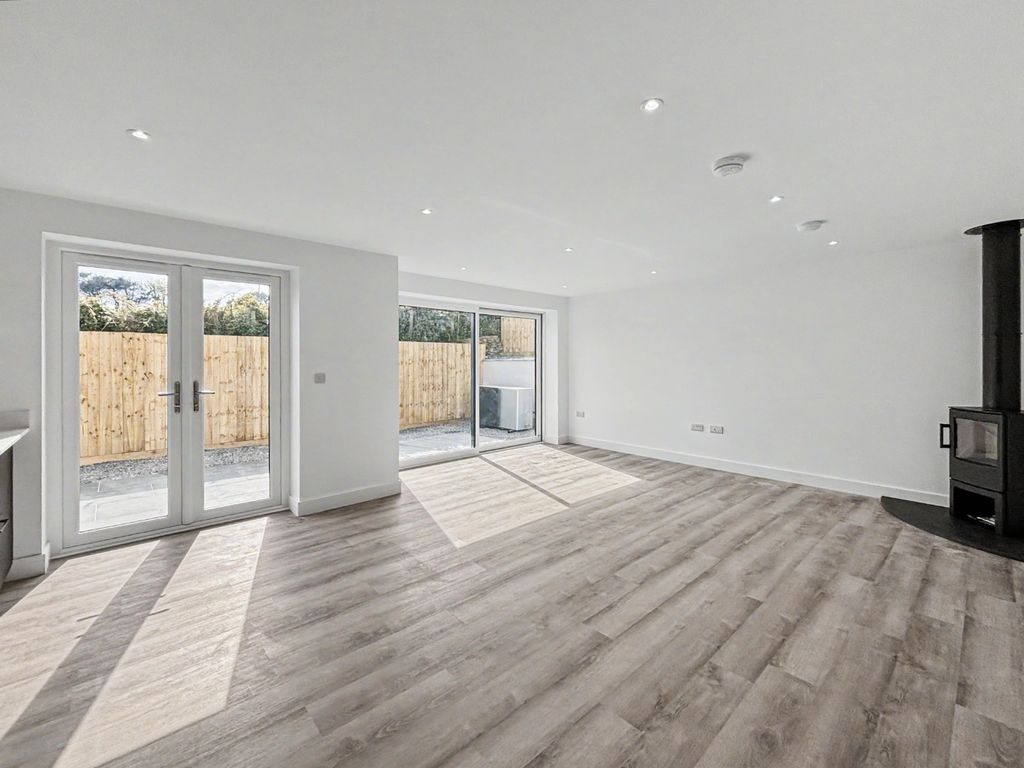 Property photo 3 of 25 5138394
