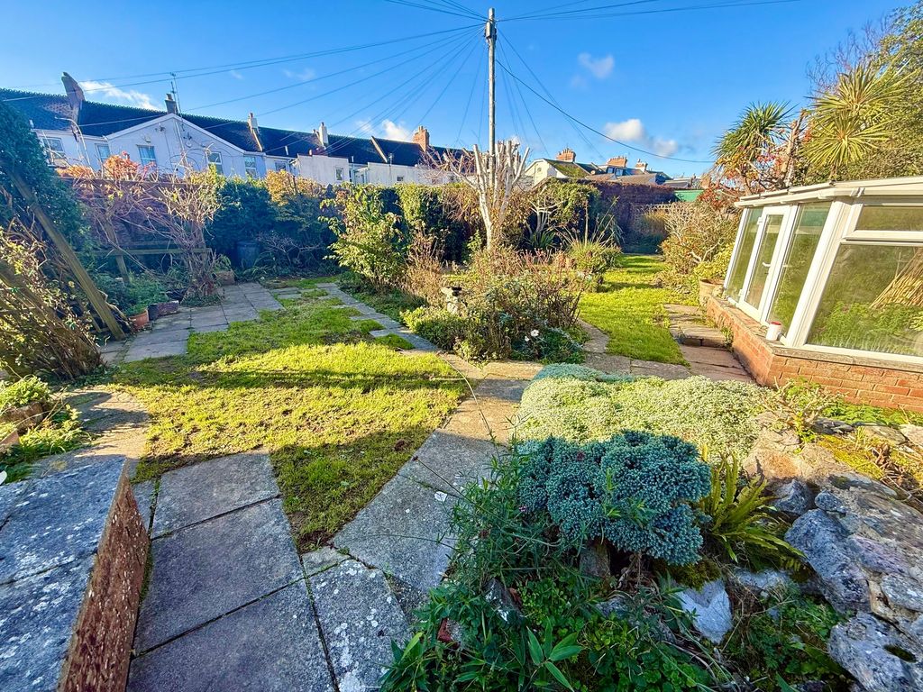 Property photo 2 of 27