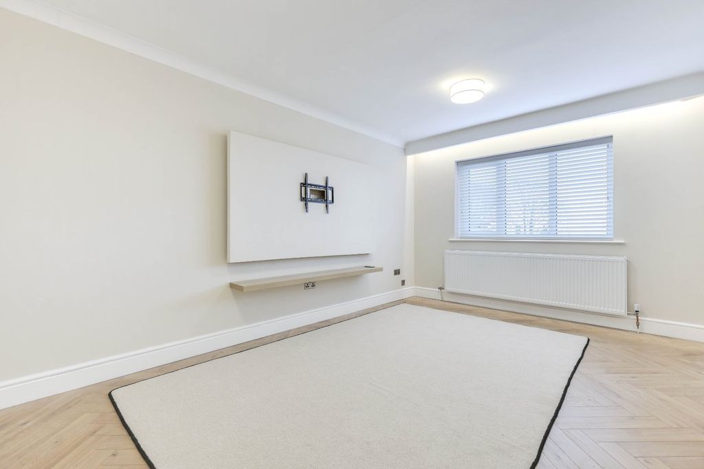 Property photo 2 of 9 Picture No. 03