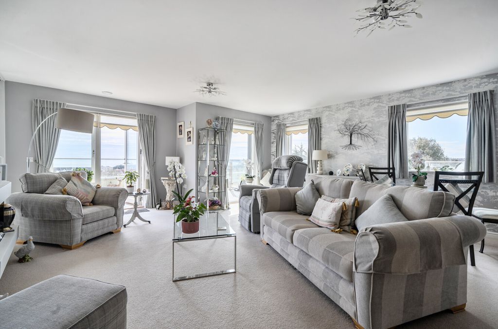 Property photo 3 of 20 1434432-10-69Cbb0...