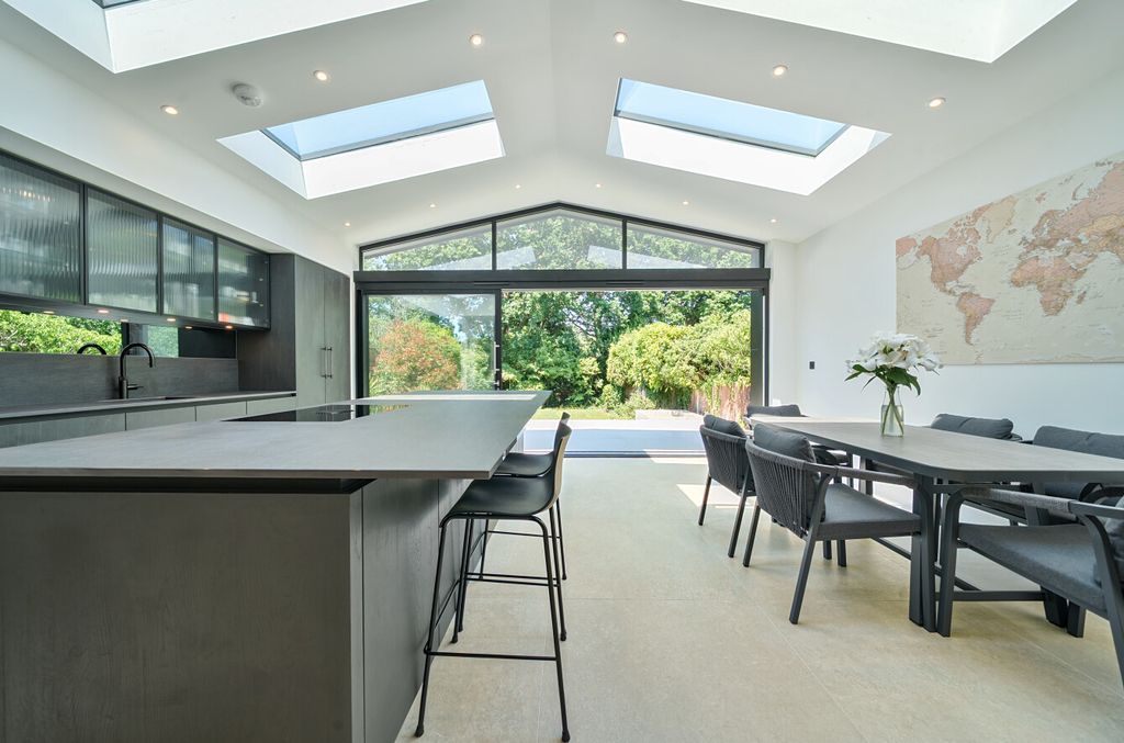 Property photo 2 of 29 1479322-31-6A359E...