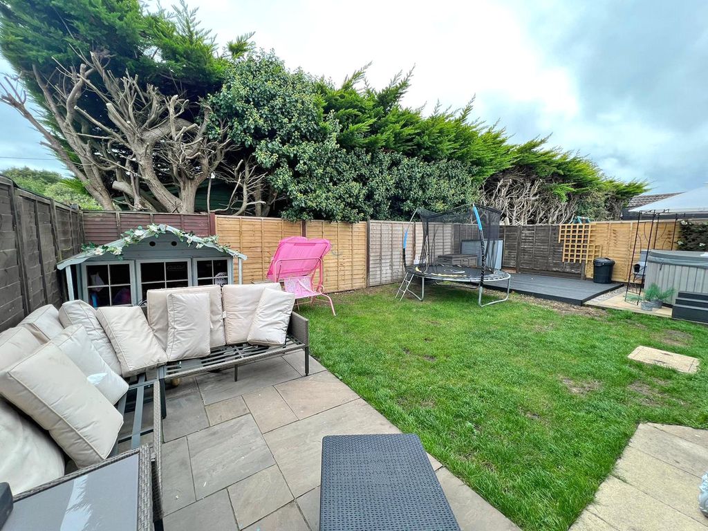 Property photo 2 of 15 Picture No. 16