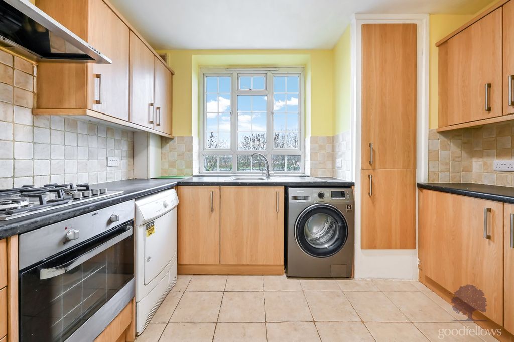 Property photo 2 of 13 Picture 2