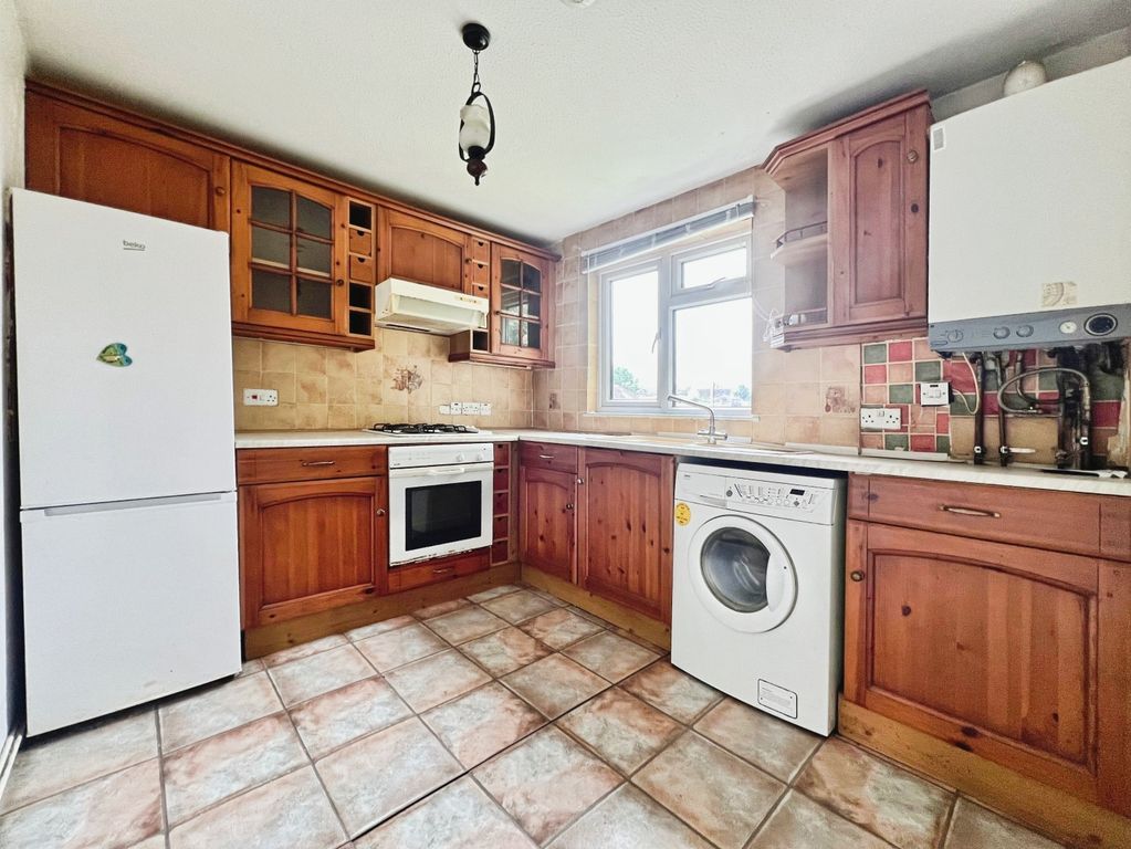 Property photo 2 of 9 Kitchen