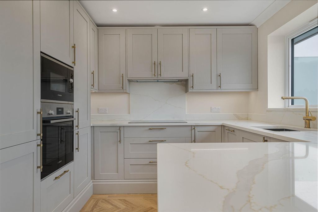 Property photo 2 of 15 Kitchen