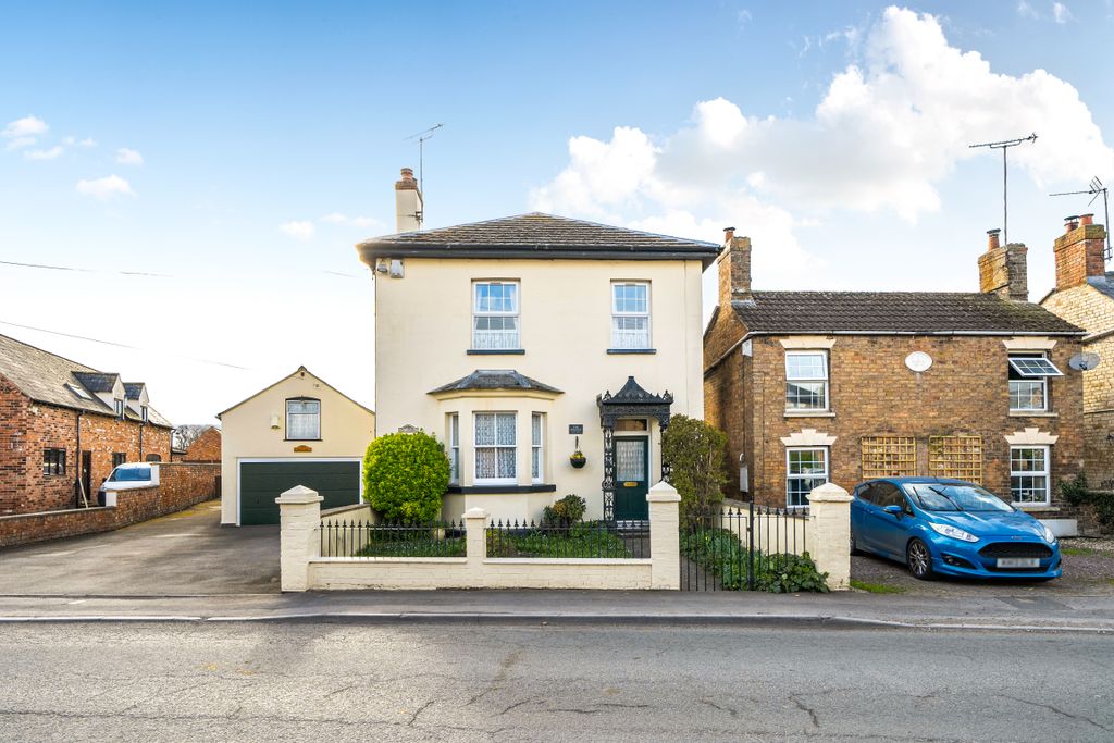 Property photo 1 of 18