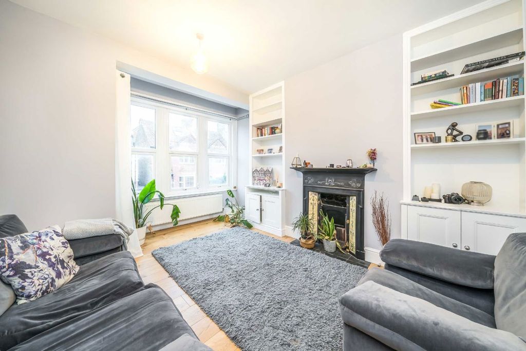 Property photo 2 of 7