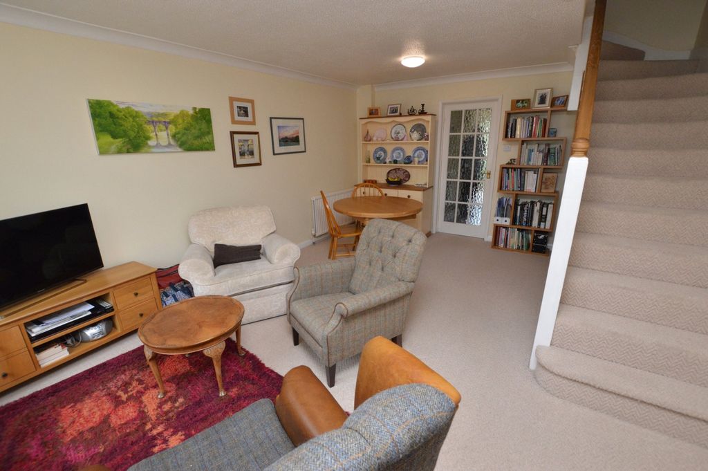 Property photo 3 of 14 Living Room