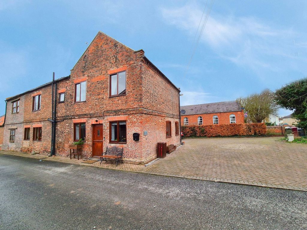 Property photo 1 of 29