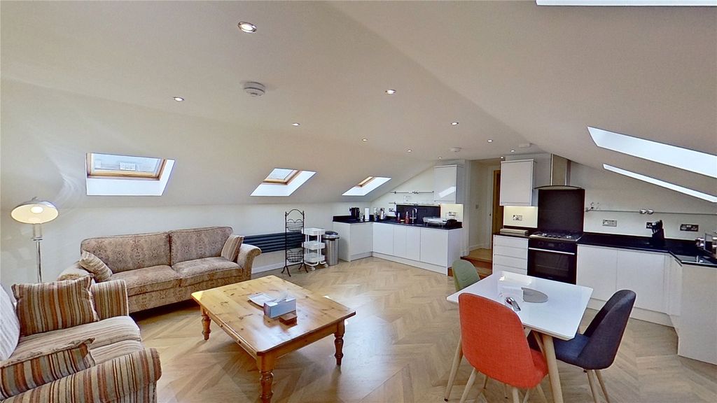 Property photo 2 of 12 Picture No. 02