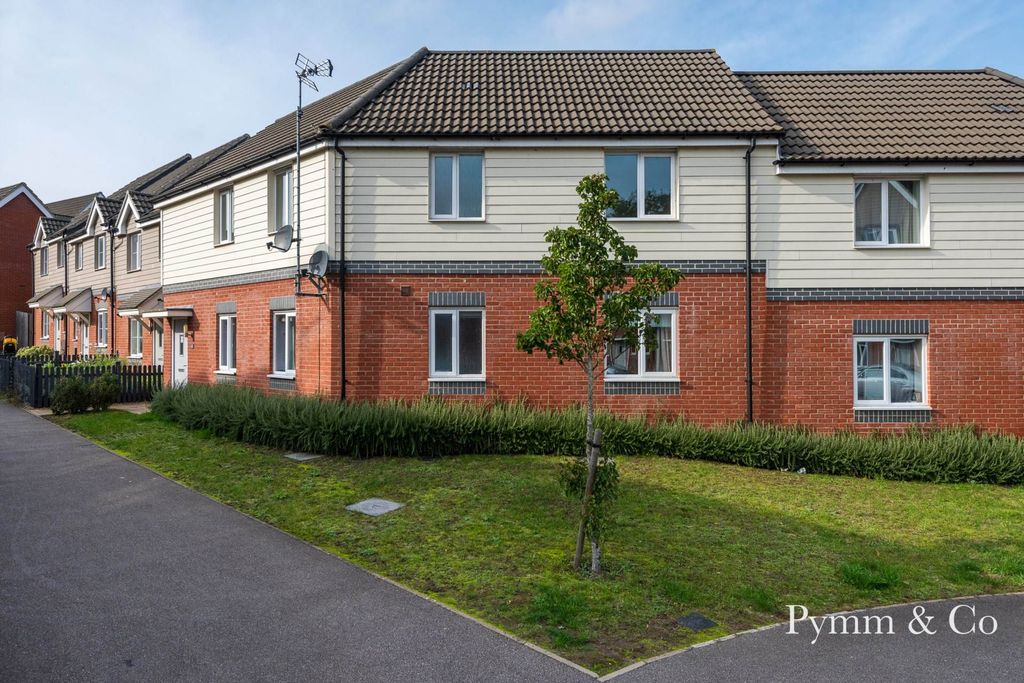 Property photo 1 of 8